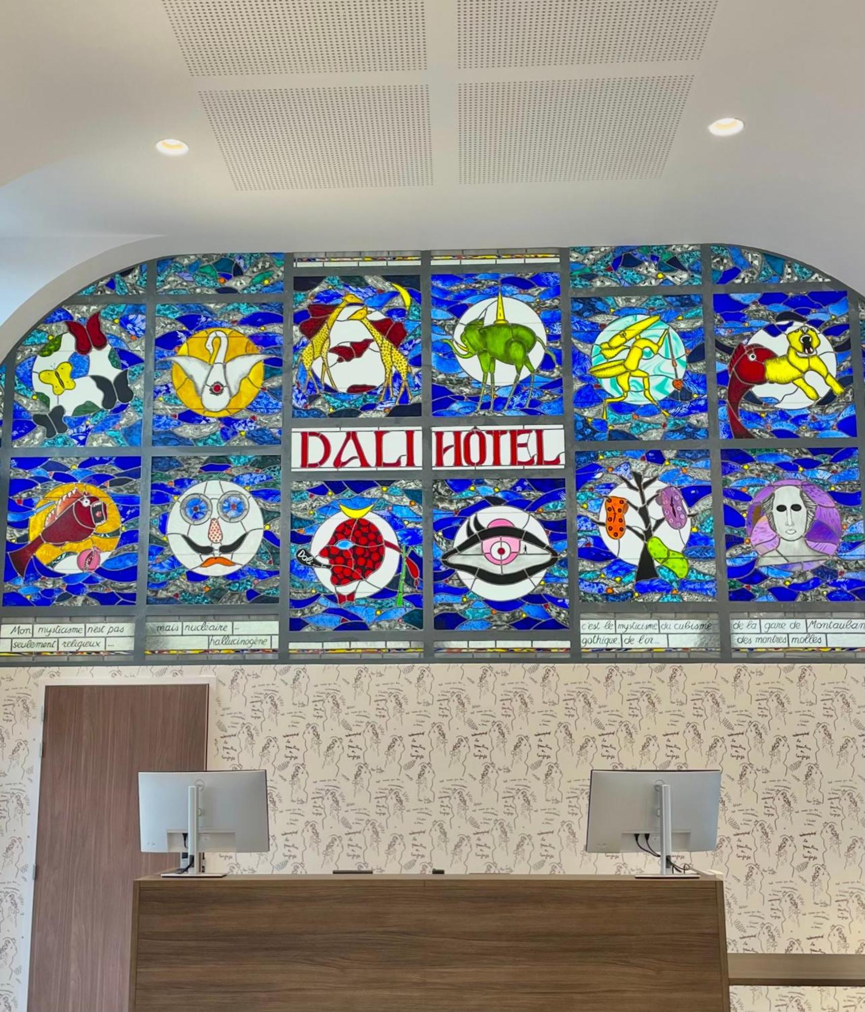 Dali Hotel モントーバン エクステリア 写真