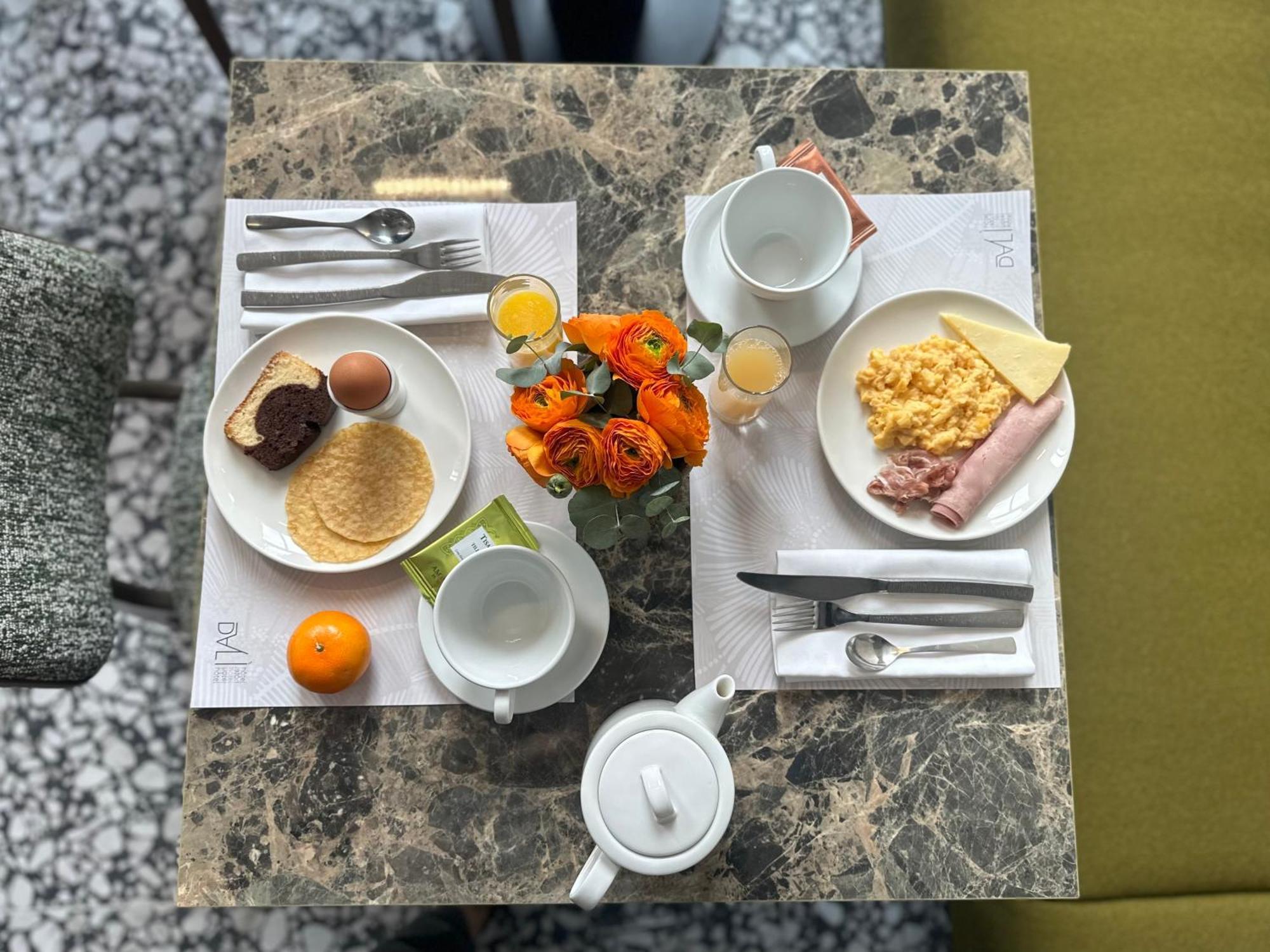 Dali Hotel モントーバン エクステリア 写真